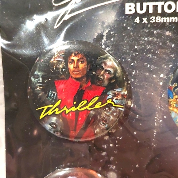 Michael Jackson King of Pop Button Badge Pack NWT - Picture 2 of 6